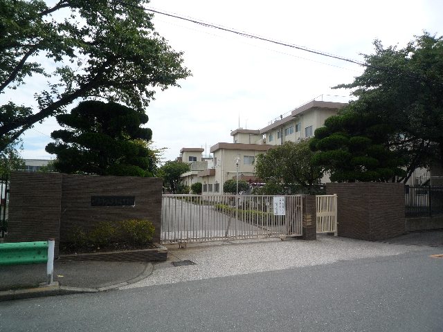 昭島市立多摩辺中学校 昭島市立多摩辺中学校