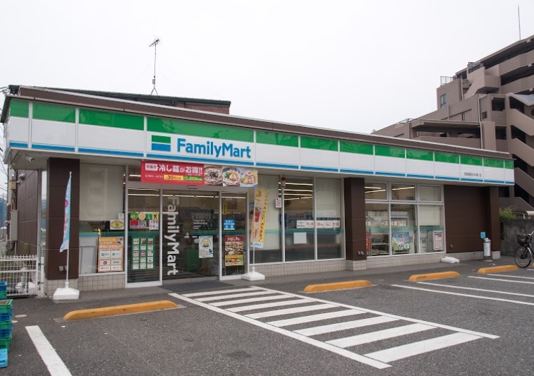 ファミリーマート昭島諏訪松中通り店